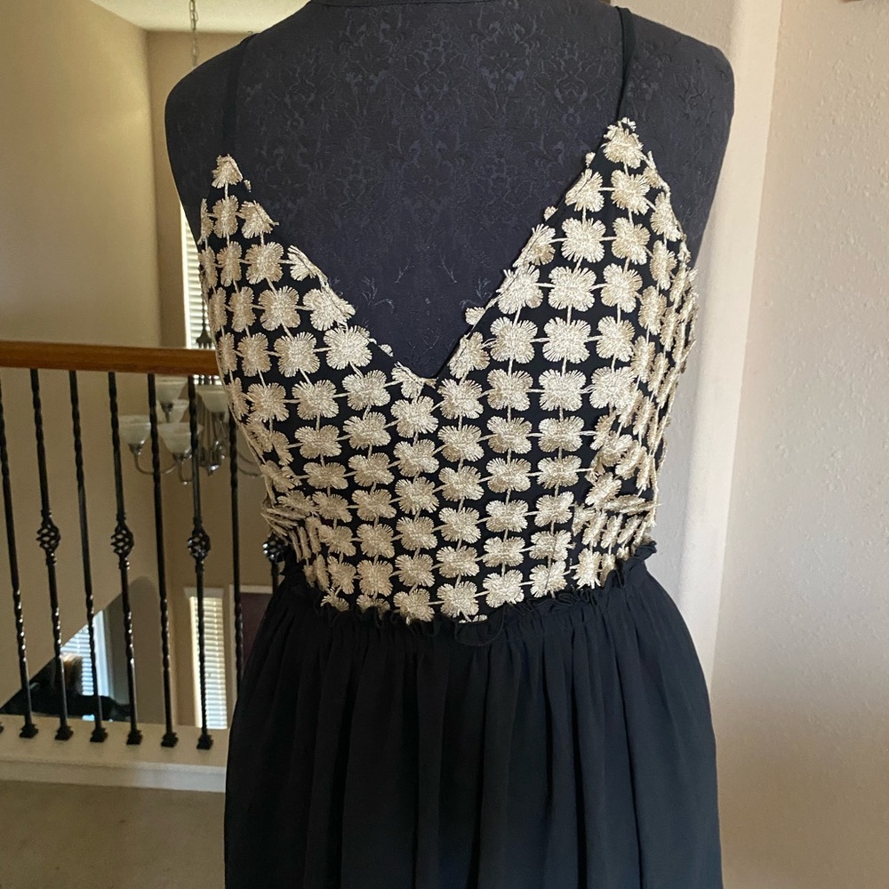 Dress - Picture 3 of 11